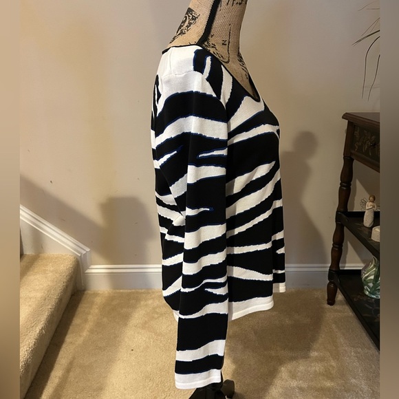 NWT Dana. Buchman sweater - Picture 3 of 7